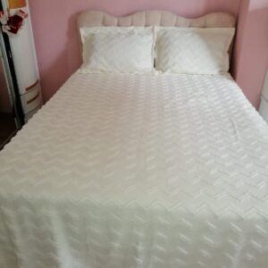 ESLA-3 Ponponlu Yatak Örtüsü  seti krem